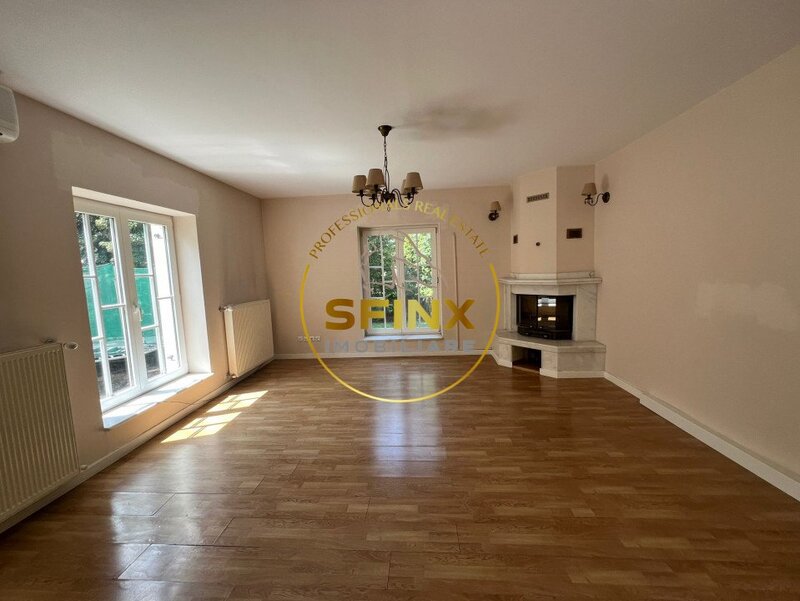 British School, vila cu piscina, langa padure, in campus rezidential pazit