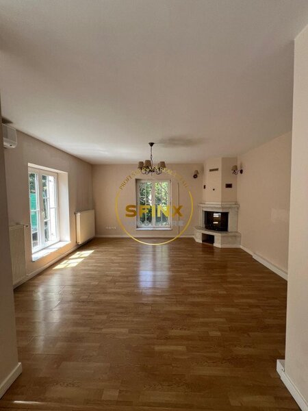 British School, vila cu piscina, langa padure, in campus rezidential pazit