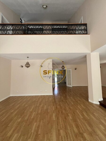 British School, vila cu piscina, langa padure, in campus rezidential pazit